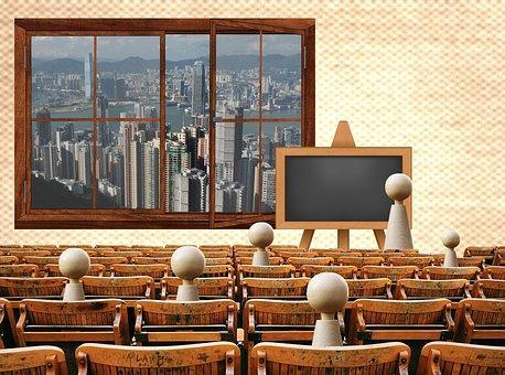 lecture-2044621__340